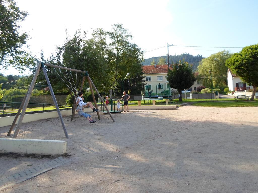 Camping Les Pinasses La Chapelle  Εξωτερικό φωτογραφία